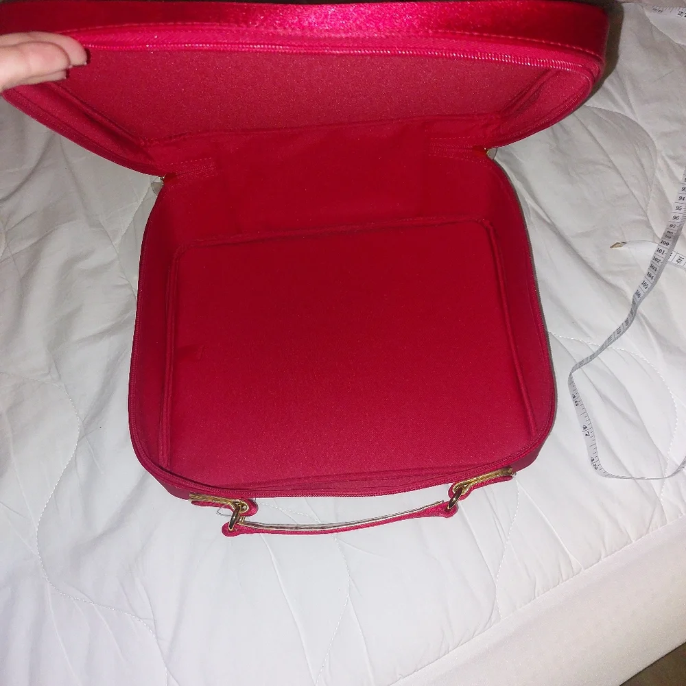 Large Cosmetic Bag Color: Red and Gold